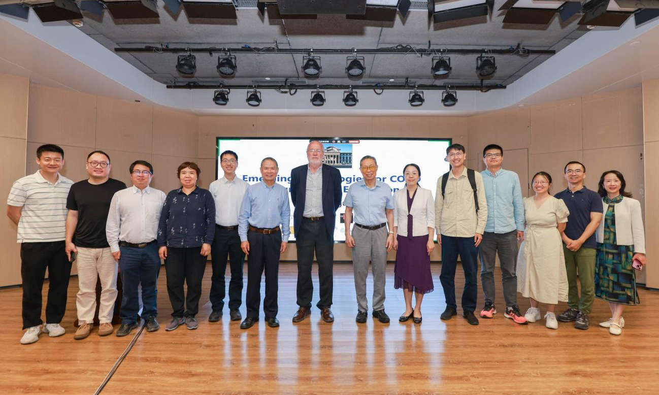 中外呼吸大咖齐聚羊城，共探慢阻肺病防治新路径 全球慢性阻塞性肺疾病创议（GOLD）理事会主席Alvar Agusti教授来访